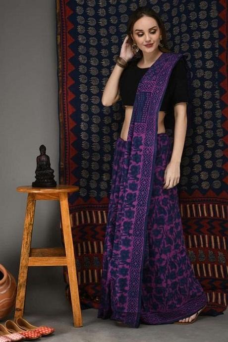 Delightful Purple Color Linen Designer Digital Print Saree