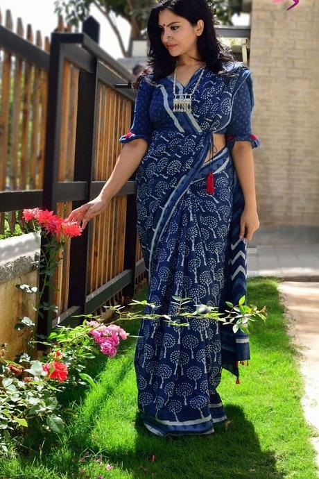 Navy Blue Color Hand Loom Linen Designer Digital Print Saree for festival wear collection