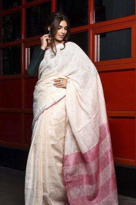 Ethnic White Handwoven Linen Saree with Pink Pallu With Blouse