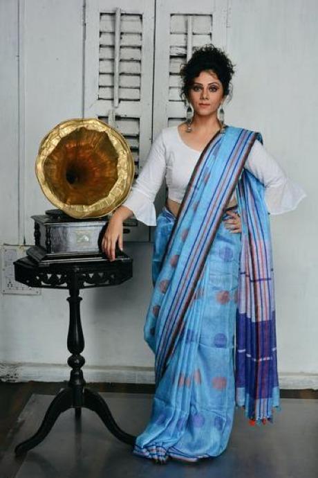 Blue Handwoven Linen Jamdani Saree With Blouse