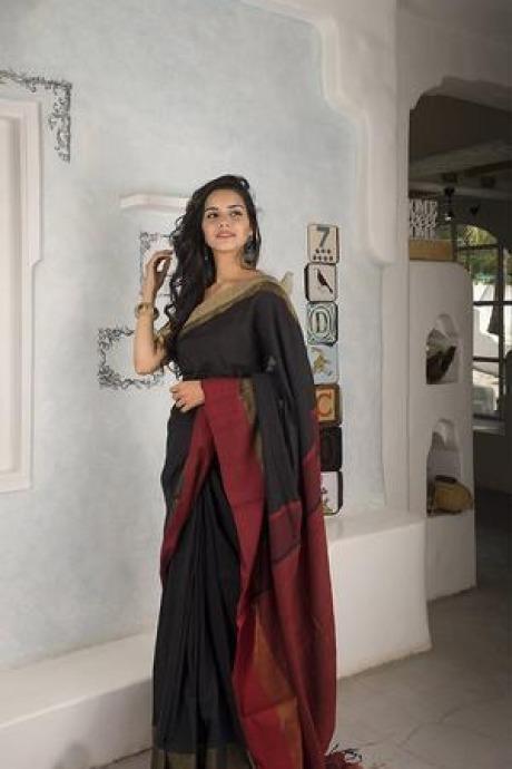 New Arrival Black Handwoven Linen Saree with Pink Border And Blouse