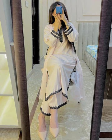 A Stylish Traditional Outfit