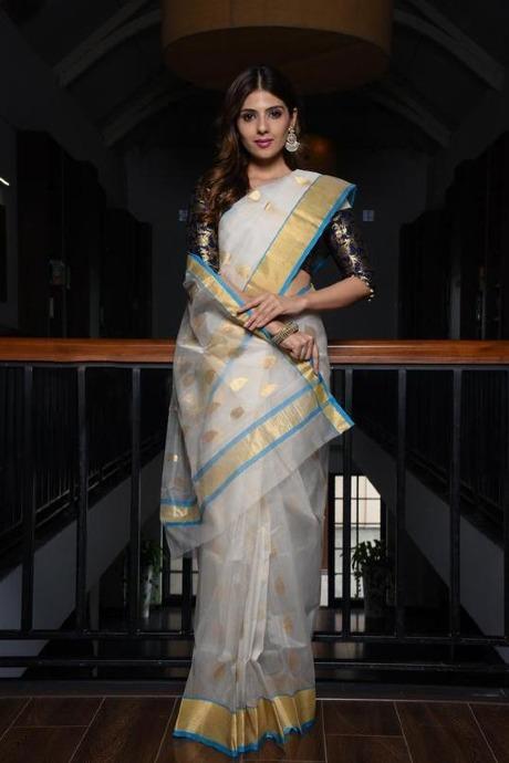 Fashionable Designer One Piece White Colored Silk Fabric Saree SY 694