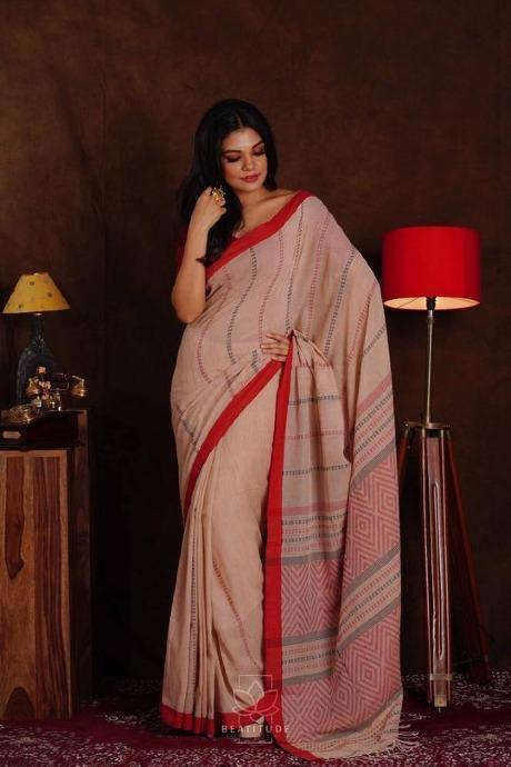 Designer Red colored Linen Cotton Printed Saree With Lace Border