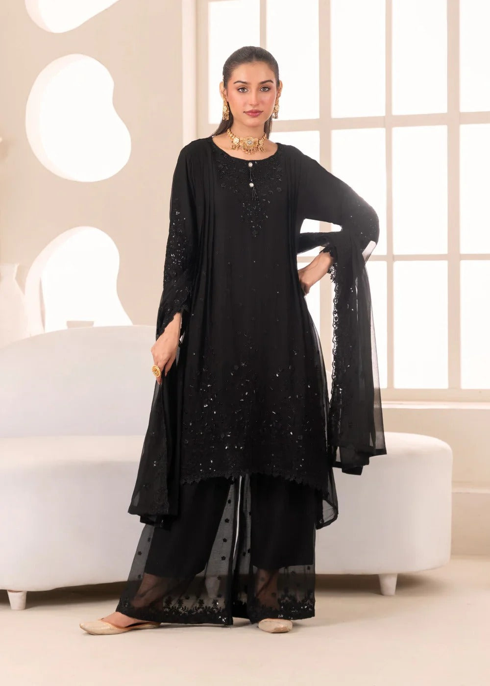 HANIA PISHWAS BLACK