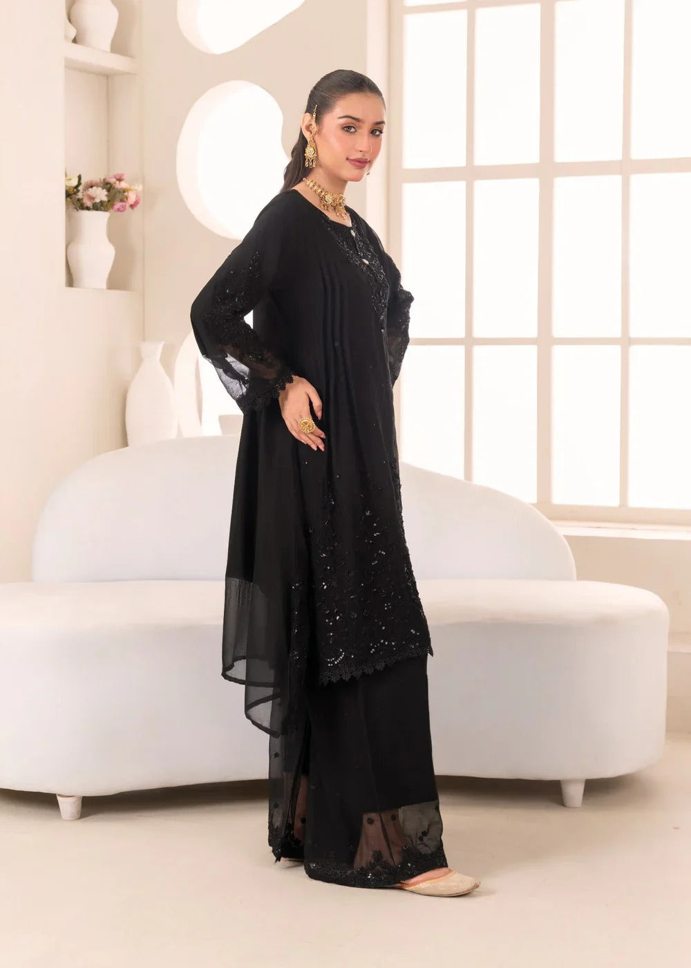 HANIA PISHWAS BLACK