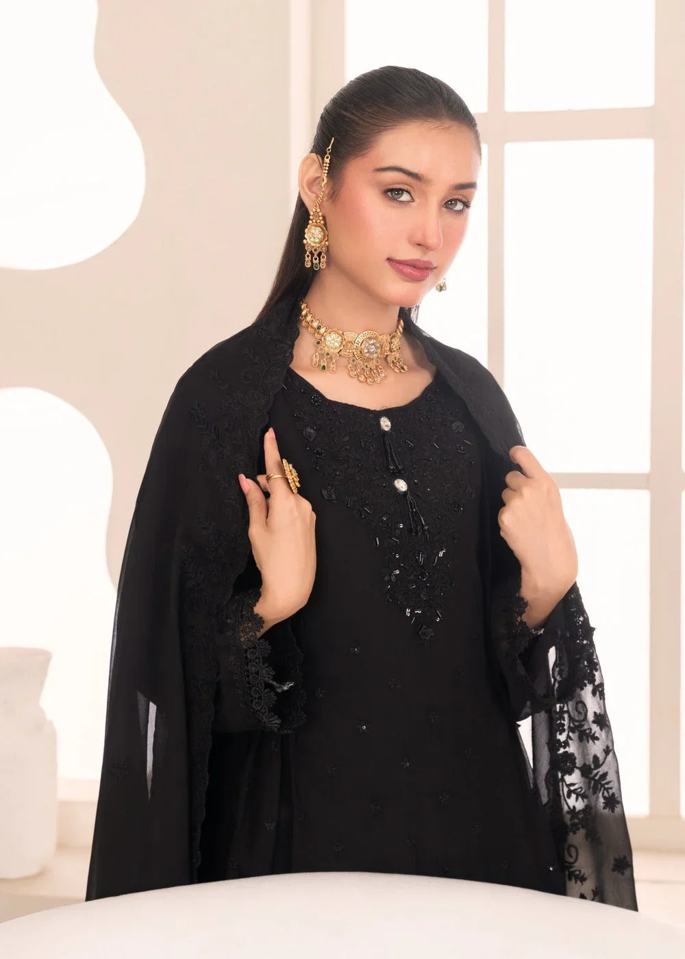HANIA PISHWAS BLACK