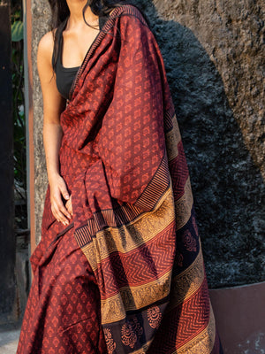 Exclusive Maroon Color Soft Silk Designer Pattu Saree with black Snacks for woven