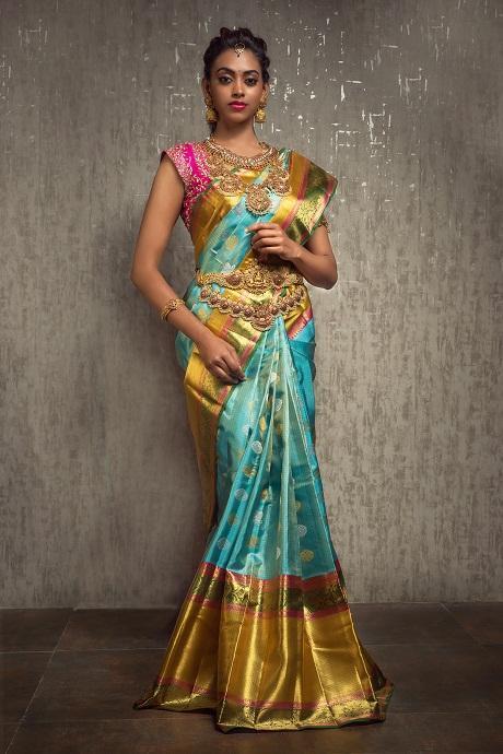 Women Floral Woven Paithani Silk Saree with Contrast Border for wedding wear