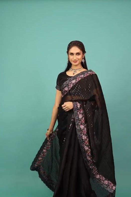 Elegant Pure Soft Silk Black Color Hand Weaving Saree