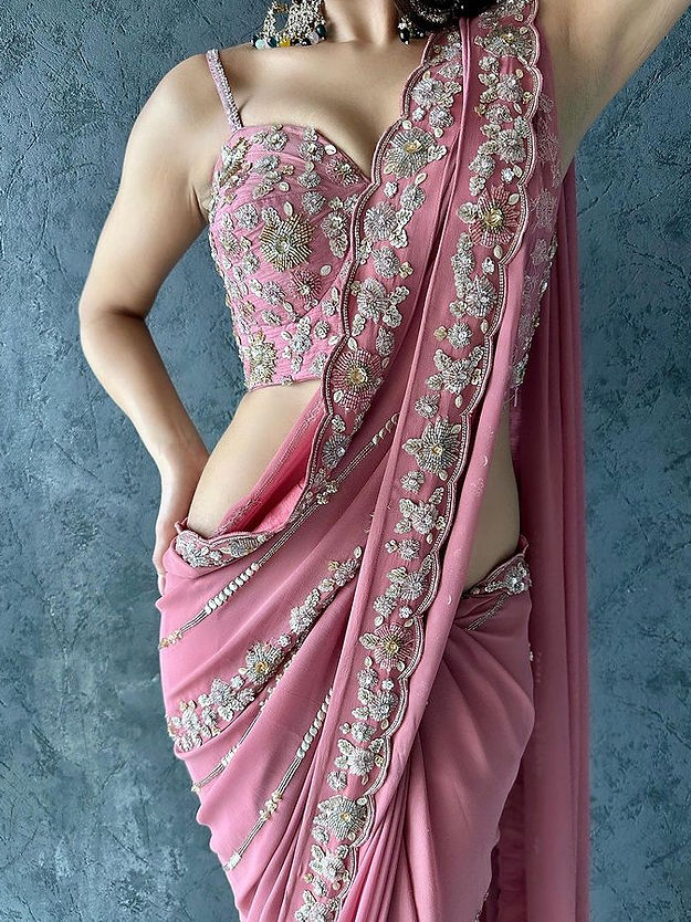 Engrossing Peach Color Soft Silk Banarasi Sarees with heavy work border