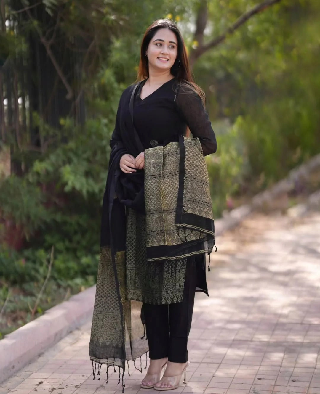 Black Linen Jamdani Banasri Kurta Set