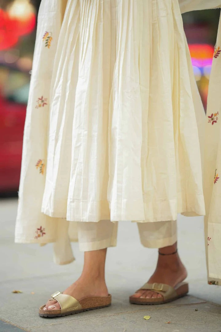 Mahiya Off White Mul Cotton Anarkali With Dupatta & Pant