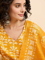 Women‚¬„¢s Viscose Yellow Straight Kurta and Pant Set with Dupatta