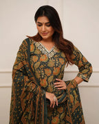 Royal Mehfil Suit Set