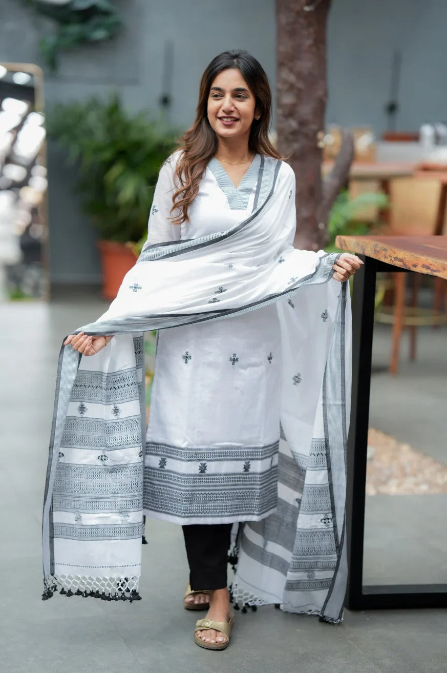 Sara Pure Linen Suit