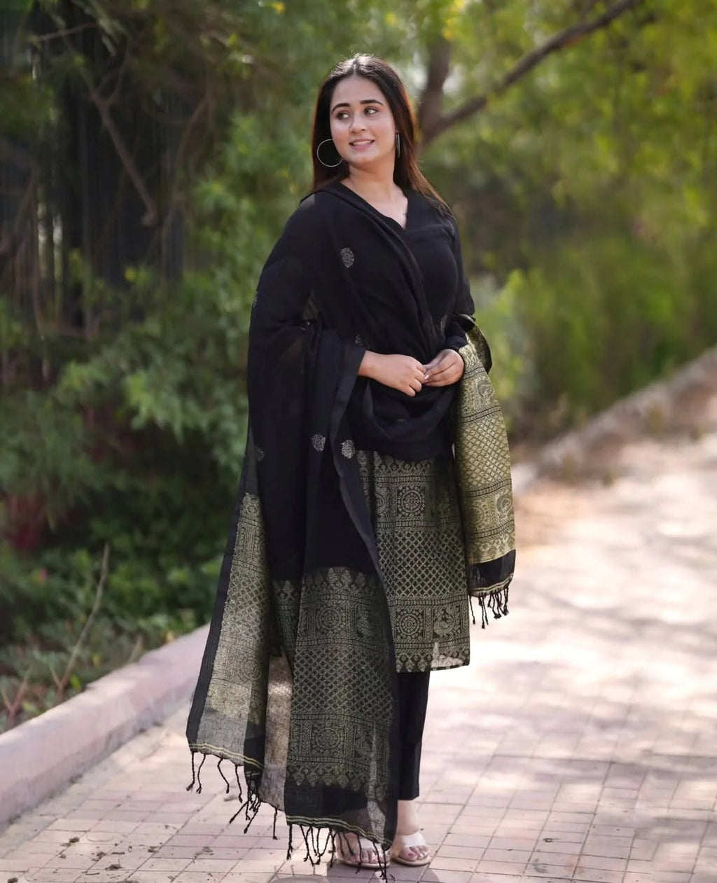 Black Linen Jamdani Banasri Kurta Set