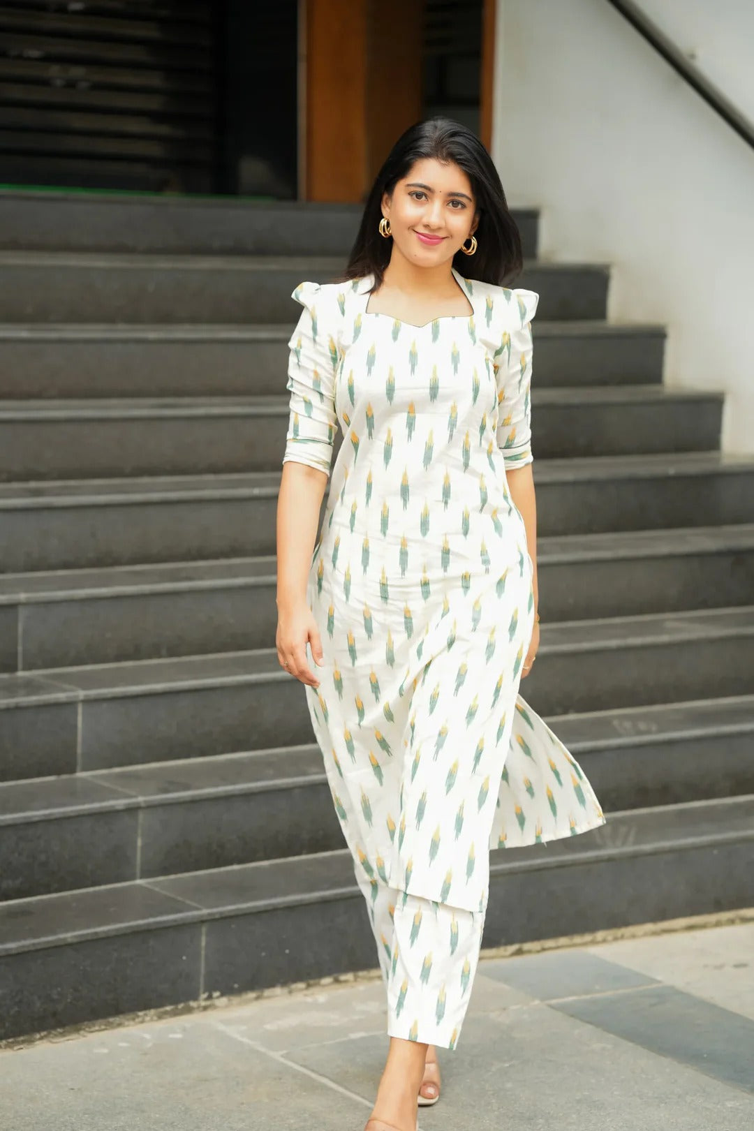 MAhiya Simple And Elegant Cotton Kurti & Pant