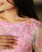 Blooming flowers of beauty in this one floral kurti set