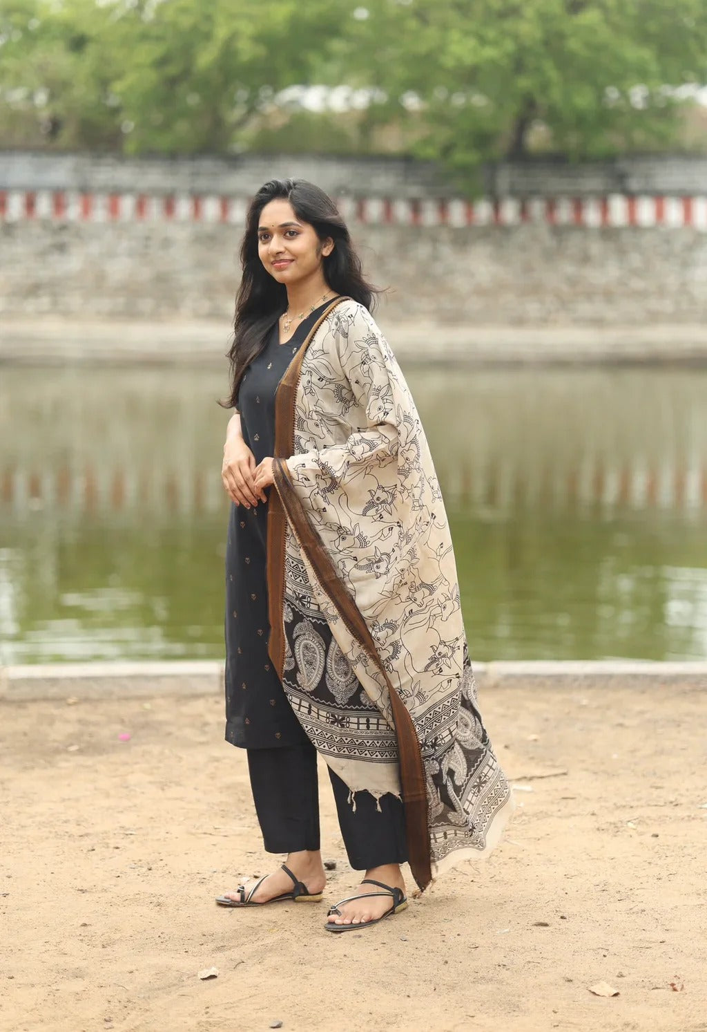 Meenakshi - Black Silk Duppatta Guy